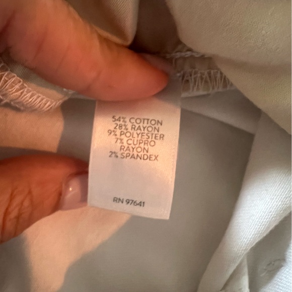 J. Jill Denim White Authentic Fit Slim Ankle Jeans with Frayed Hem - 6P - Picture 3 of 4